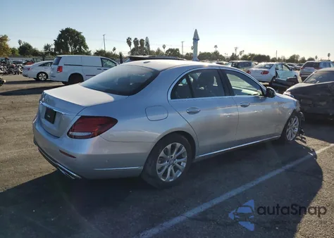 2017 Mercedes-Benz E 300 z USA, uszkodzony, nr VIN WDDZF4JB8HA208796